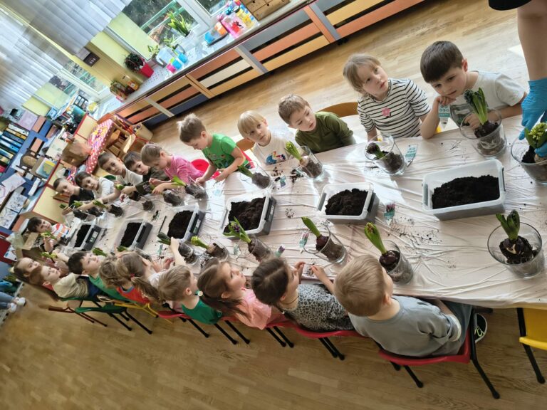 Mobilne warsztaty wielkanocne w przedszkolu w gr. III,IV i V