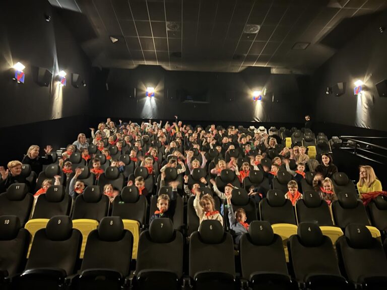 Wycieczka do kina Helios na bajkę „Kicia Kocia”