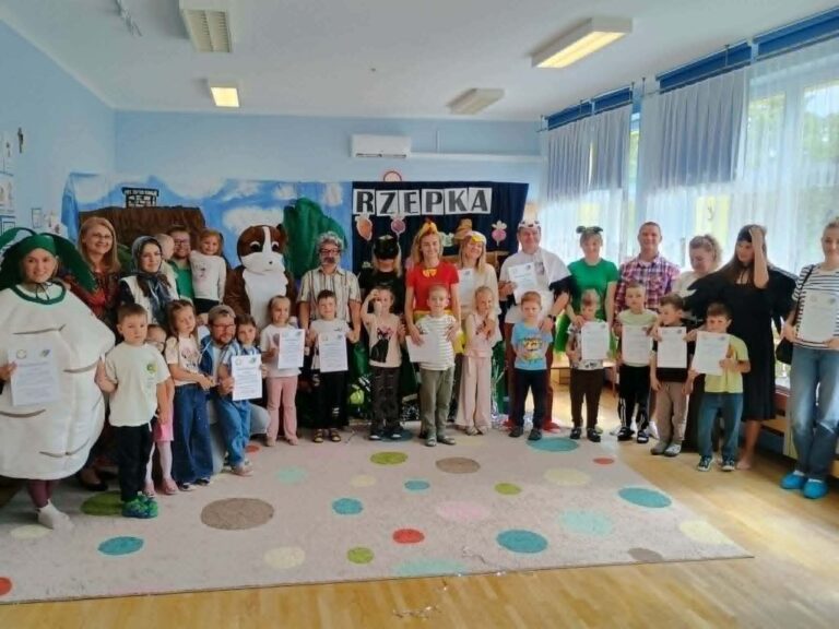 Teatr Rodziców dla Dzieci z grupy „Biedronki”