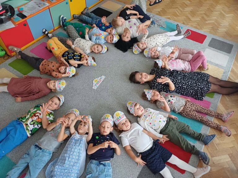 Dzień Kropki w grupie „Smerfy”.